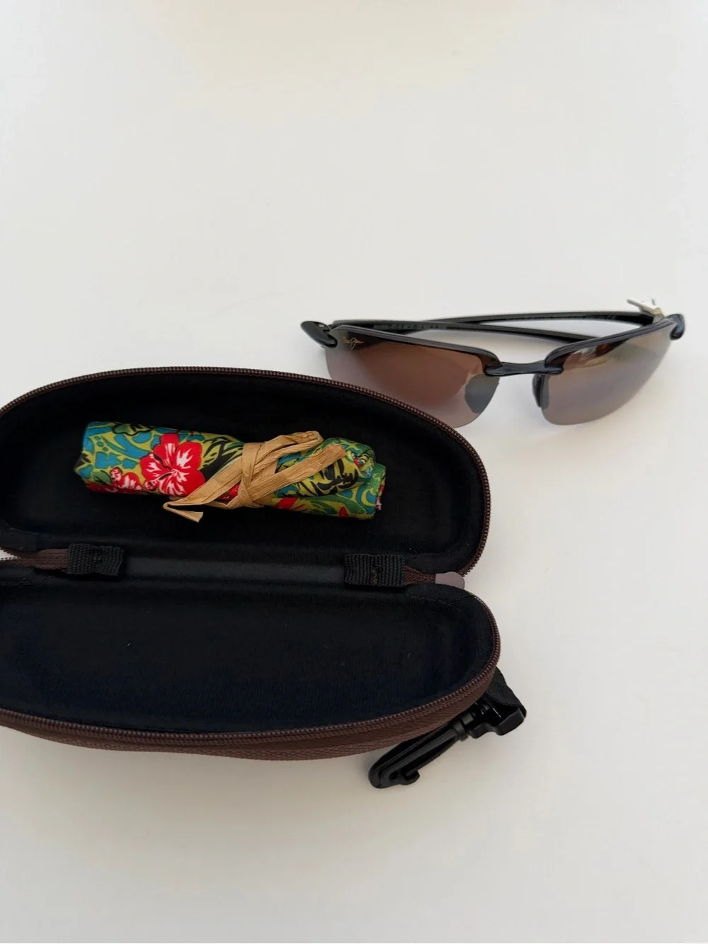 Maui Jim Ho’okipa Polarized Sport Sunglasses with Brown Lenses, New, never worn